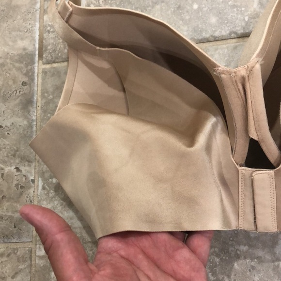 SOMA VANISHING BACK
Full Coverage Bra Size 42D - Picture 8 of 14